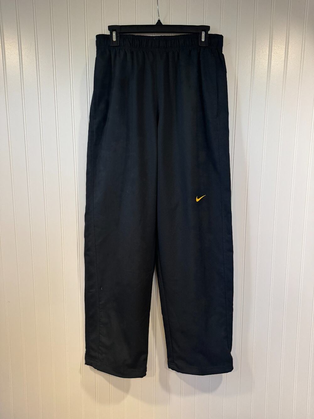 Nike Sweatpants Livestrong Men's Medium Black Medium Track Pants, Light weight